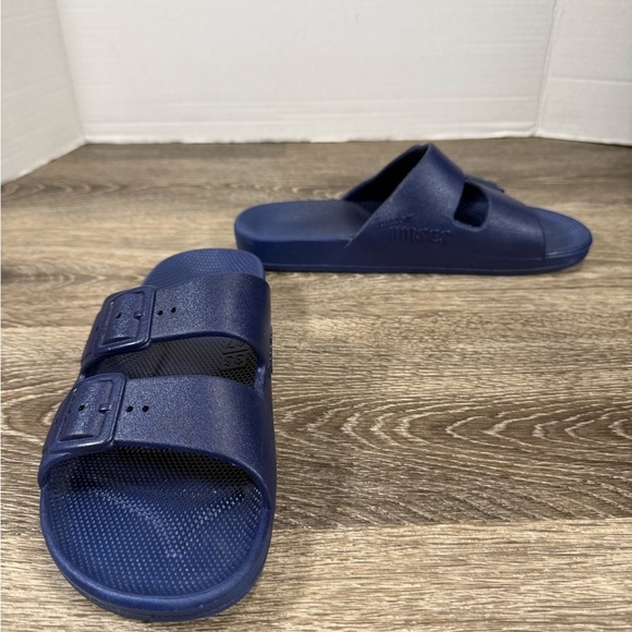 Freedom Moses Shoes Women sz6 Navy Slides Water Resistant Anti-slip 90s Minimal - Picture 1 of 7